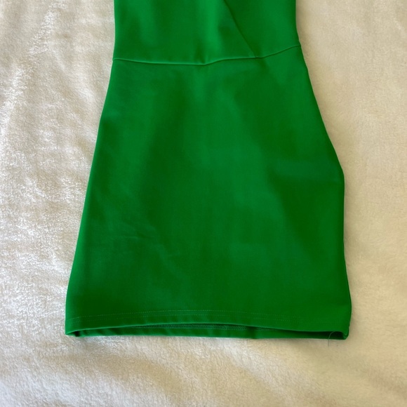 Superdown Nava Vibrant Green One-Shoulder Dress - Picture 8 of 14